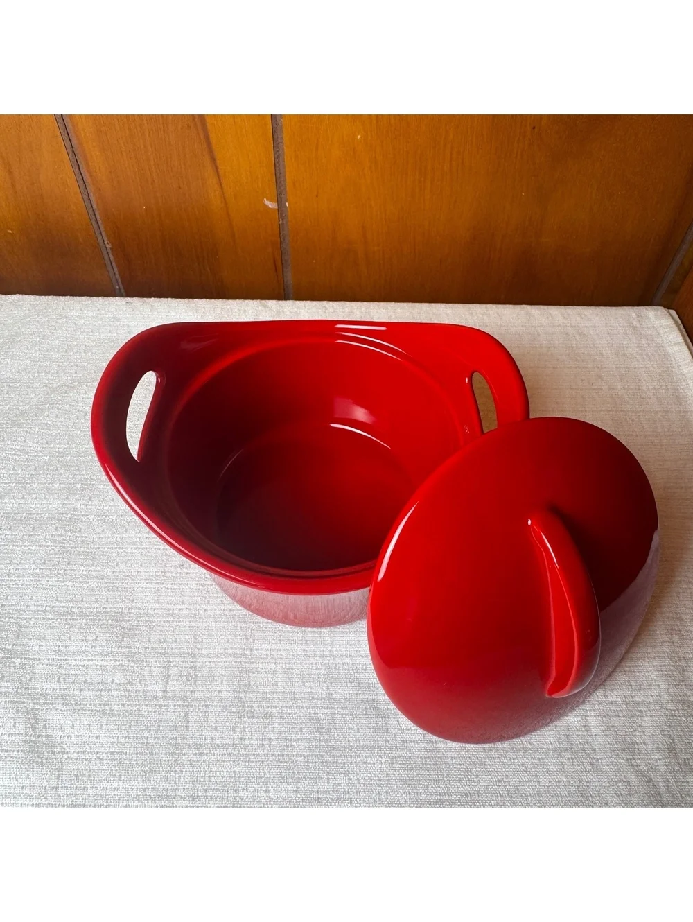 Rachael Ray Red Stoneware 18 oz Covered Soup Crock Bowl with Handles 7 x 4